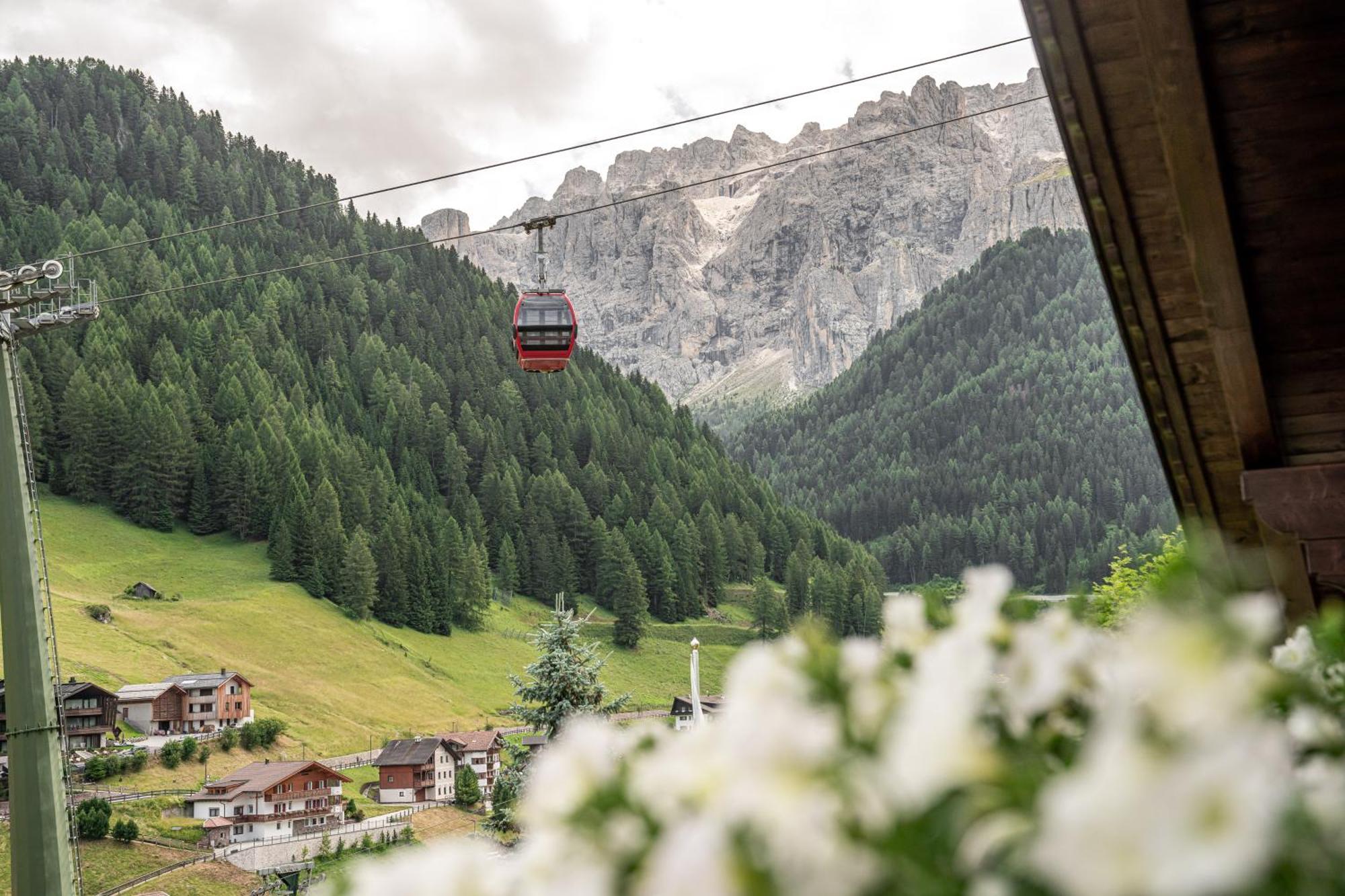 Garni La Bercia Hotel Selva di Val Gardena Exterior photo