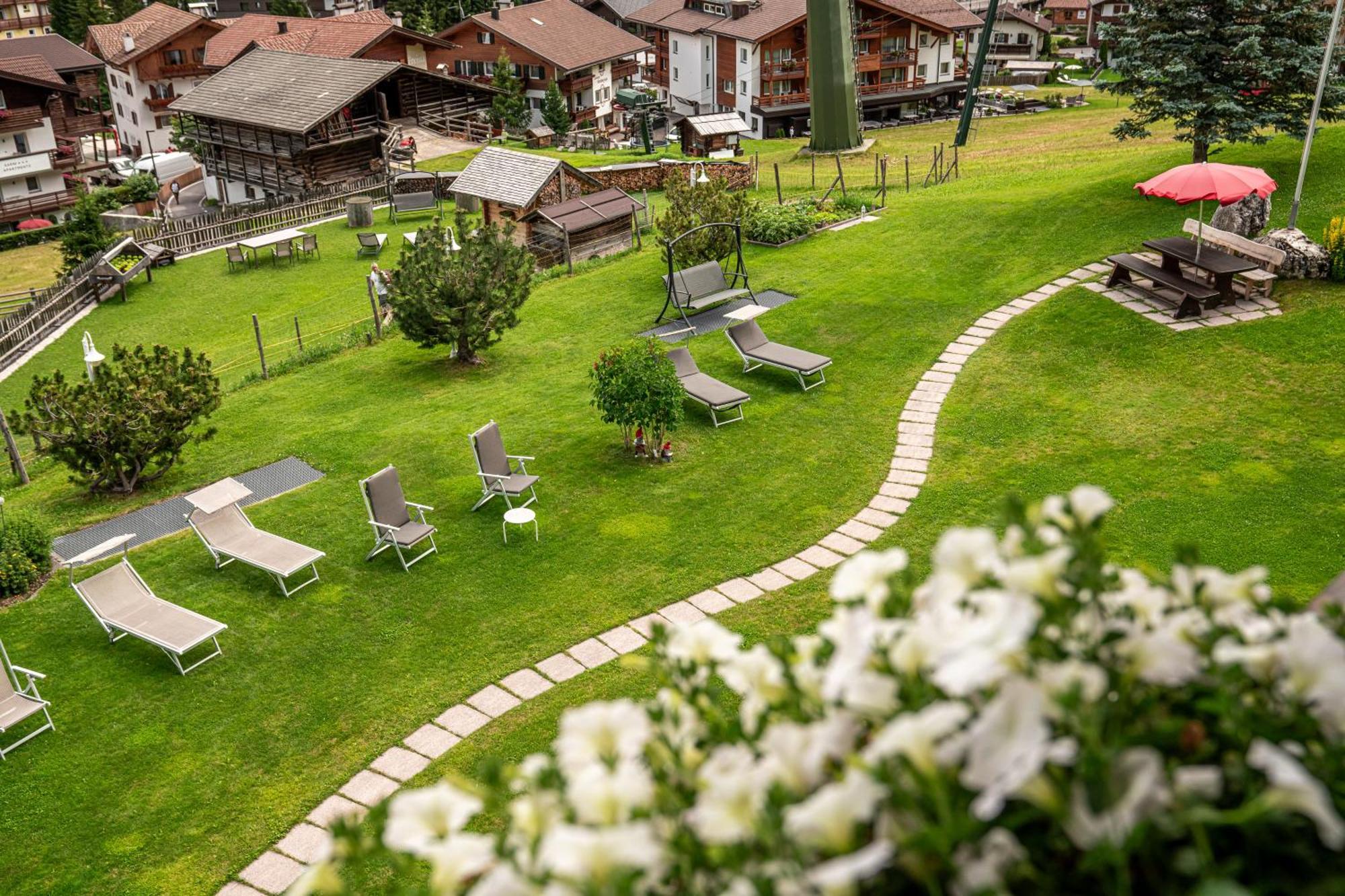 Garni La Bercia Hotel Selva di Val Gardena Exterior photo