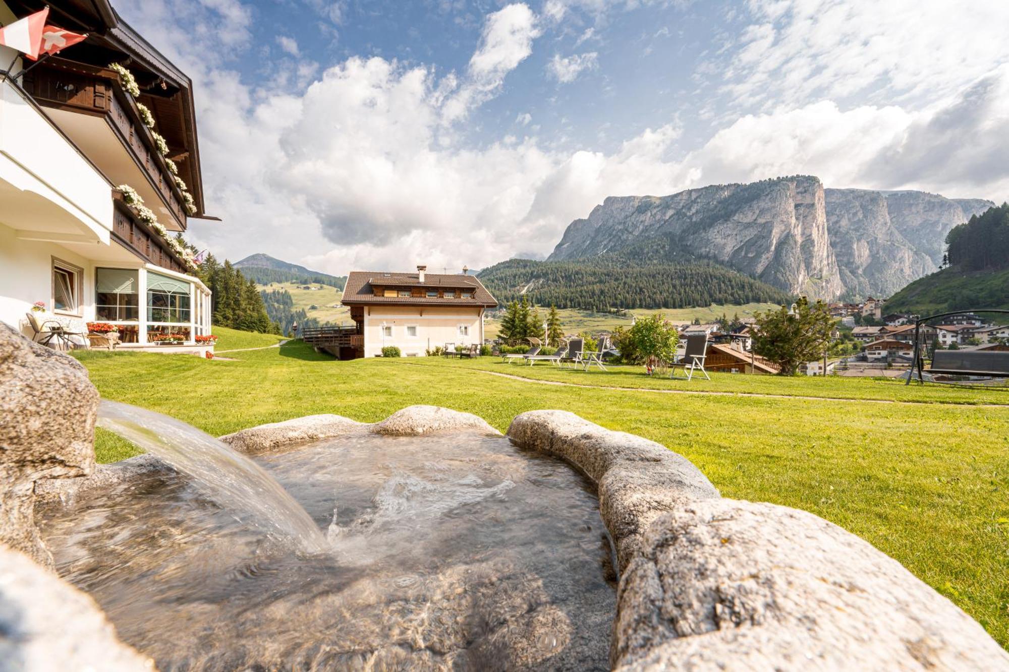 Garni La Bercia Hotel Selva di Val Gardena Exterior photo